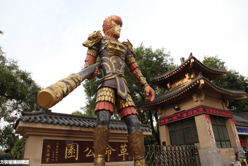 玻璃鋼人物雕塑有那些特點(diǎn)
