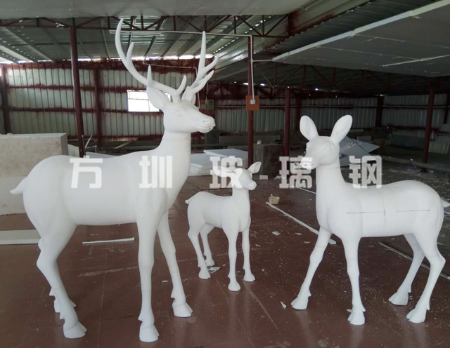 玻璃鋼仿真鹿雕塑