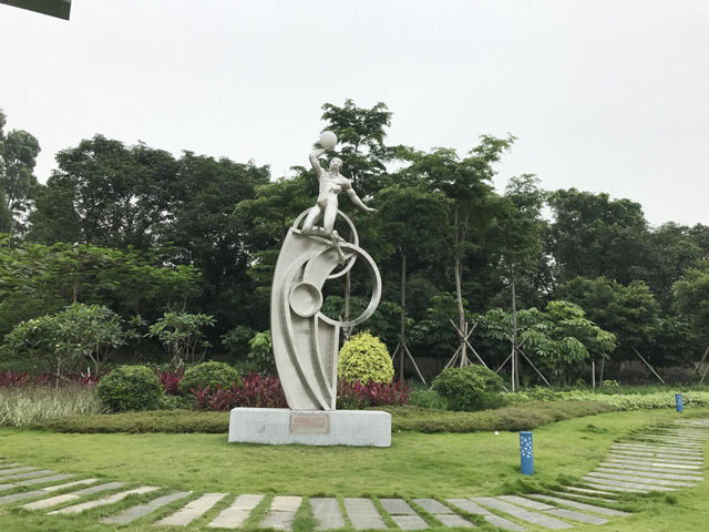 冠軍廣場(chǎng)主題雕塑傳播體育精神