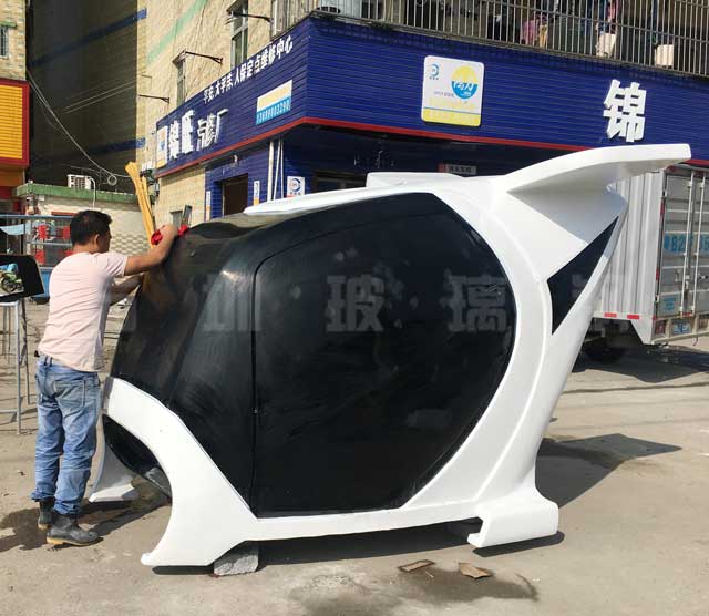 南京旅游景區(qū)客戶定制玻璃鋼VR設(shè)備外殼