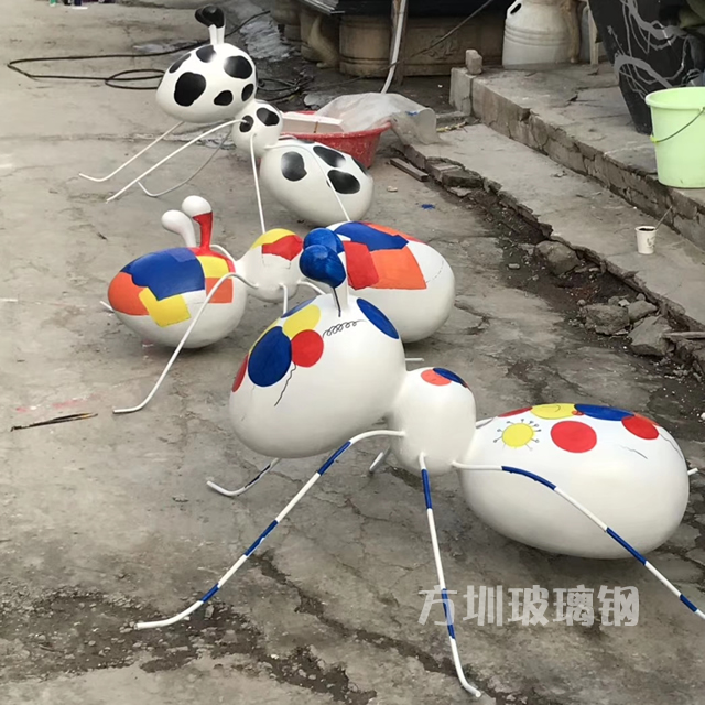 彩繪螞蟻動(dòng)物雕塑