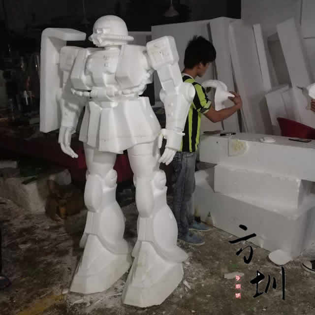 選擇玻璃鋼雕塑工藝品需要注意什么？
