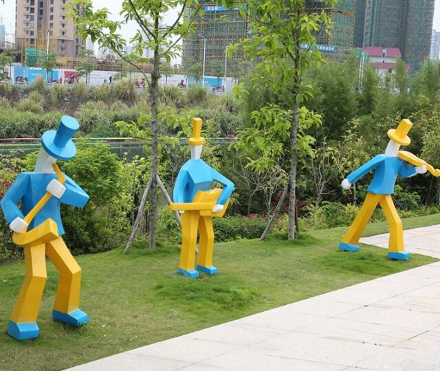 2020年公園一般用什么玻璃鋼人物雕塑？