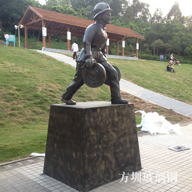 玻璃鋼雕塑三大設(shè)計元素