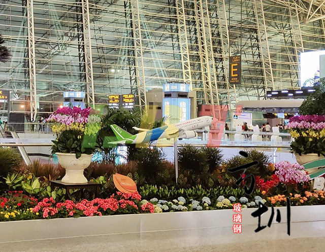廣州機(jī)場(chǎng)玻璃鋼仿真飛機(jī)雕塑