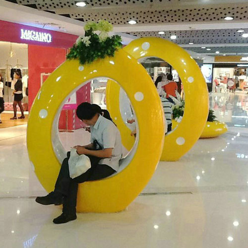 商場創(chuàng)意玻璃鋼休閑椅