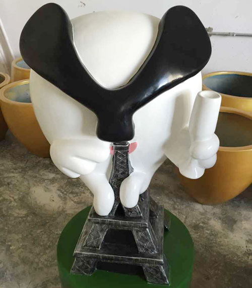 玻璃鋼卡通雕塑材質(zhì)優(yōu)勢