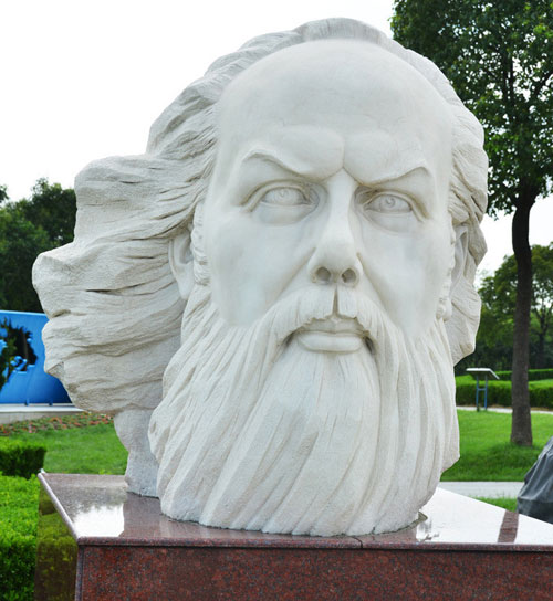 雕塑是對美進(jìn)行凝固的藝術(shù)